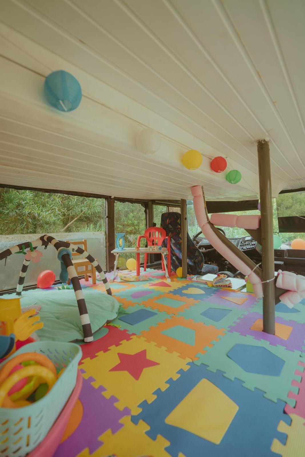 The Amazing Inacio Bus Converted Home ซินตรา ภายนอก รูปภาพ