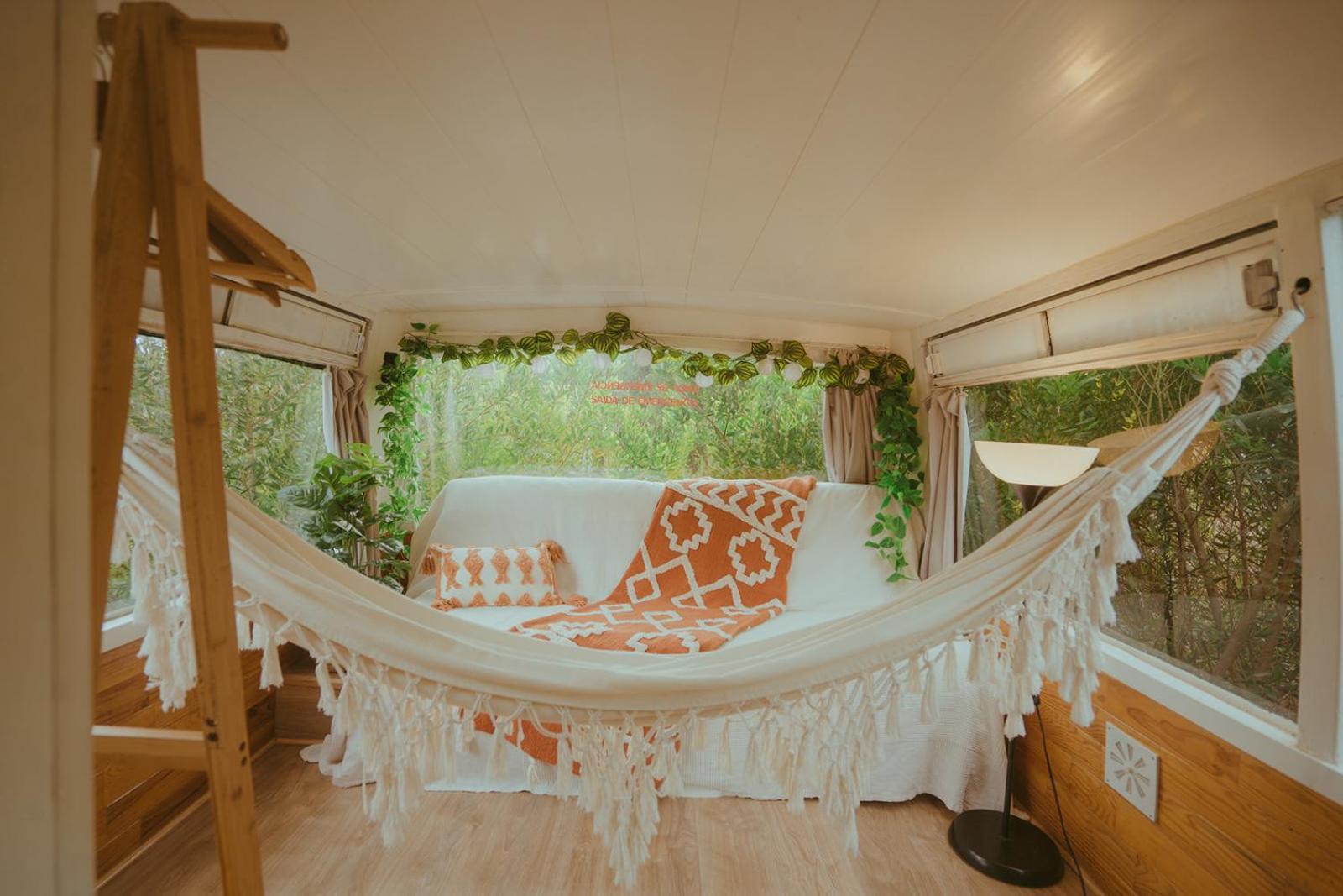 The Amazing Inacio Bus Converted Home ซินตรา ภายนอก รูปภาพ