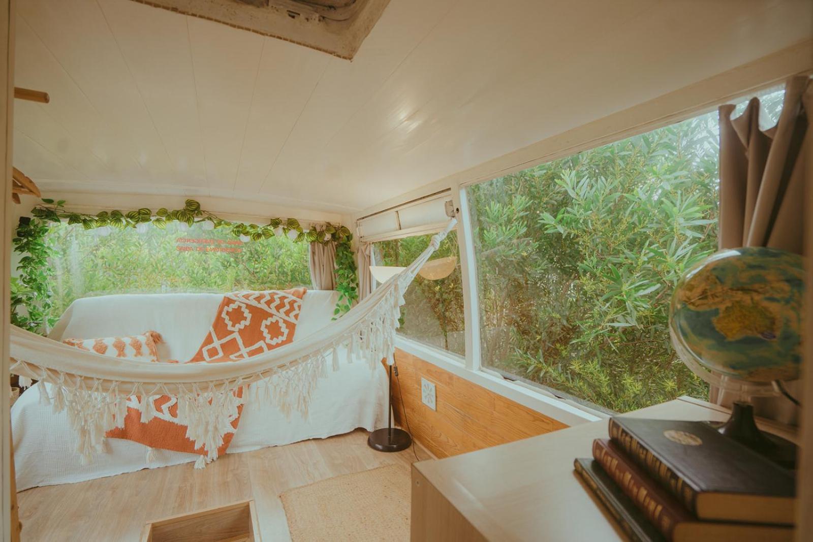 The Amazing Inacio Bus Converted Home ซินตรา ภายนอก รูปภาพ